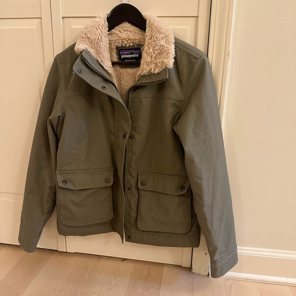 Patagonia Olive Jacket with faux fur Lining